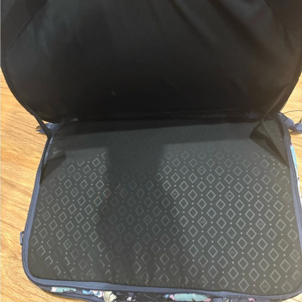 Vera Bradley floral Laptop/work station Bag New without tag's.
